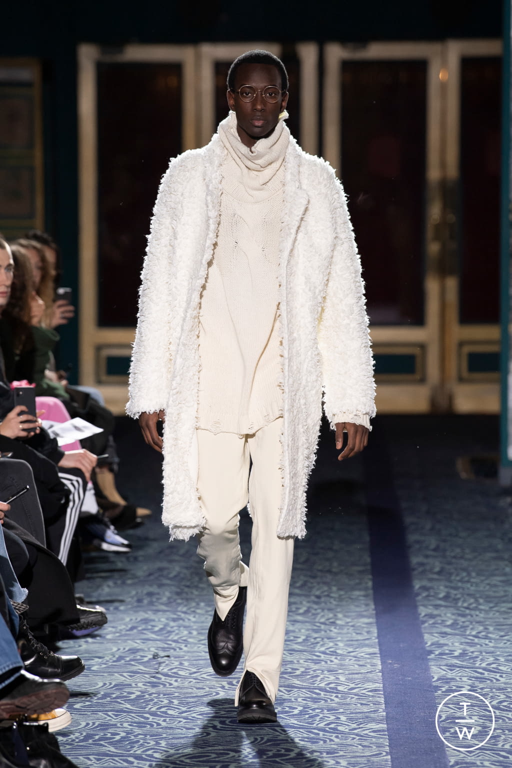 Fashion Week Paris Fall/Winter 2020 look 31 from the Louis Gabriel Nouchi collection menswear