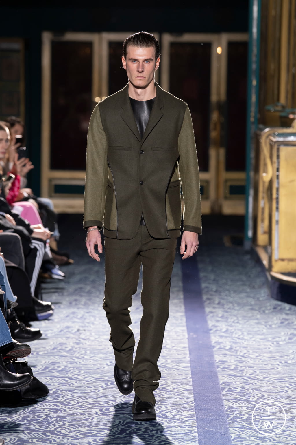 Fashion Week Paris Fall/Winter 2020 look 5 from the Louis Gabriel Nouchi collection 男装