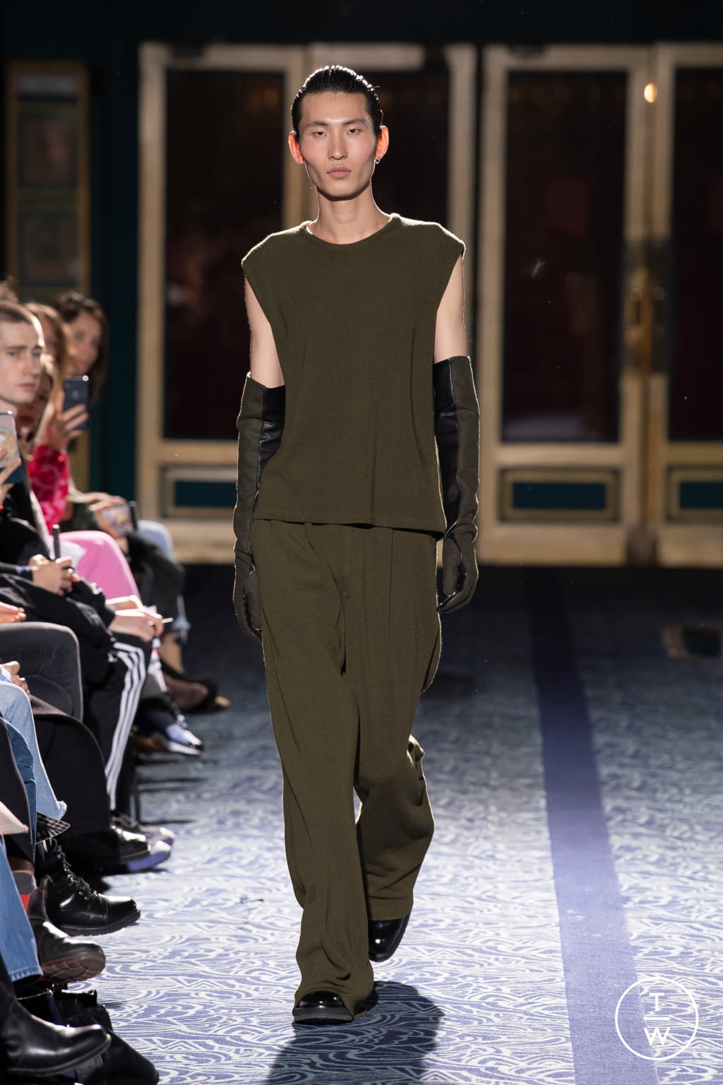 Fashion Week Paris Fall/Winter 2020 look 7 de la collection Louis Gabriel Nouchi menswear