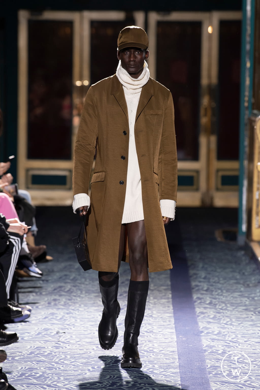 Fashion Week Paris Fall/Winter 2020 look 8 from the Louis Gabriel Nouchi collection 男装