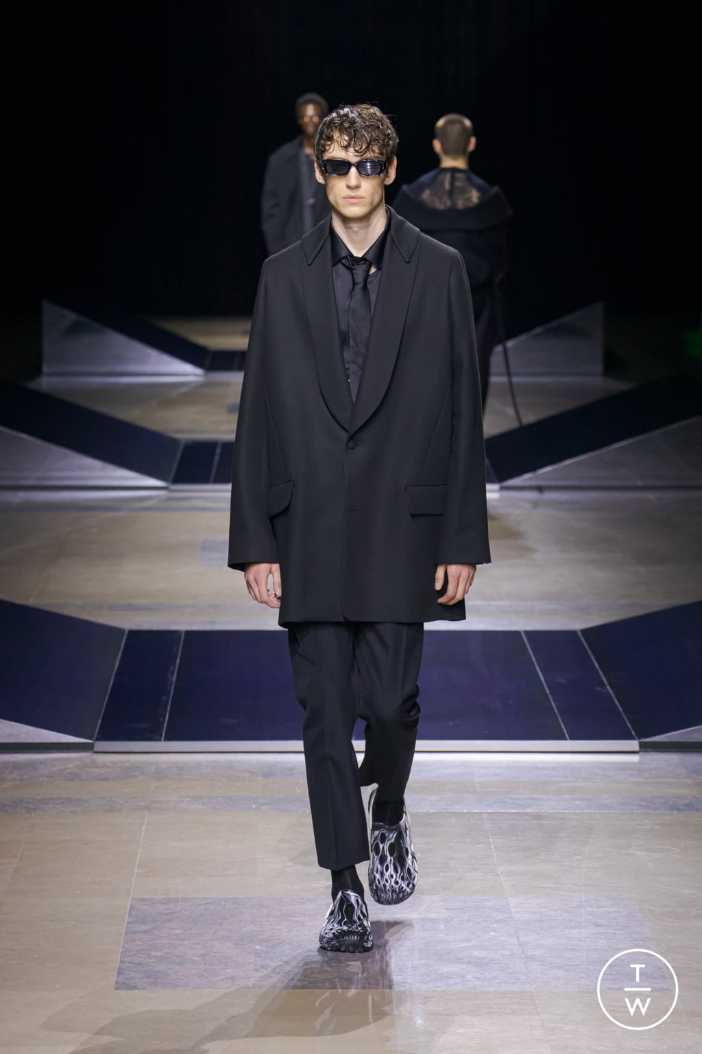 Fashion Week Paris Fall/Winter 2022 look 2 from the Louis Gabriel Nouchi collection 男装