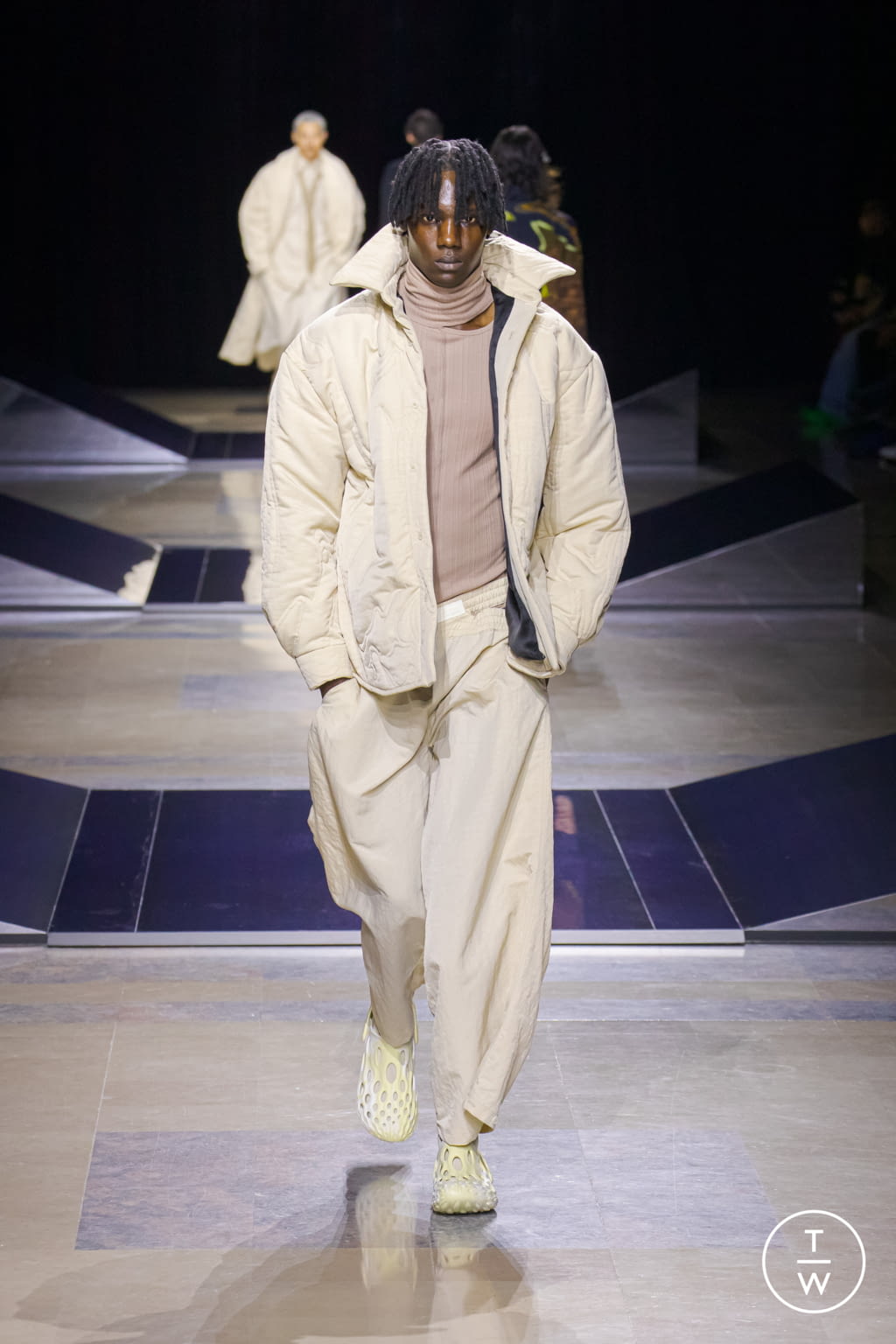 Fashion Week Paris Fall/Winter 2022 look 10 de la collection Louis Gabriel Nouchi menswear