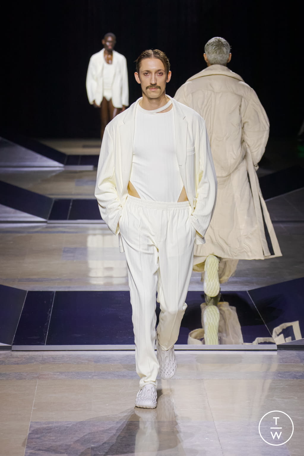 Fashion Week Paris Fall/Winter 2022 look 12 de la collection Louis Gabriel Nouchi menswear