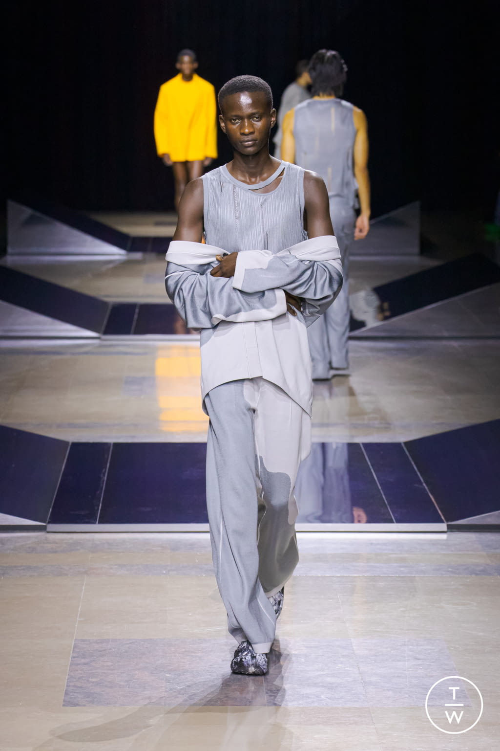 Fashion Week Paris Fall/Winter 2022 look 17 from the Louis Gabriel Nouchi collection 男装