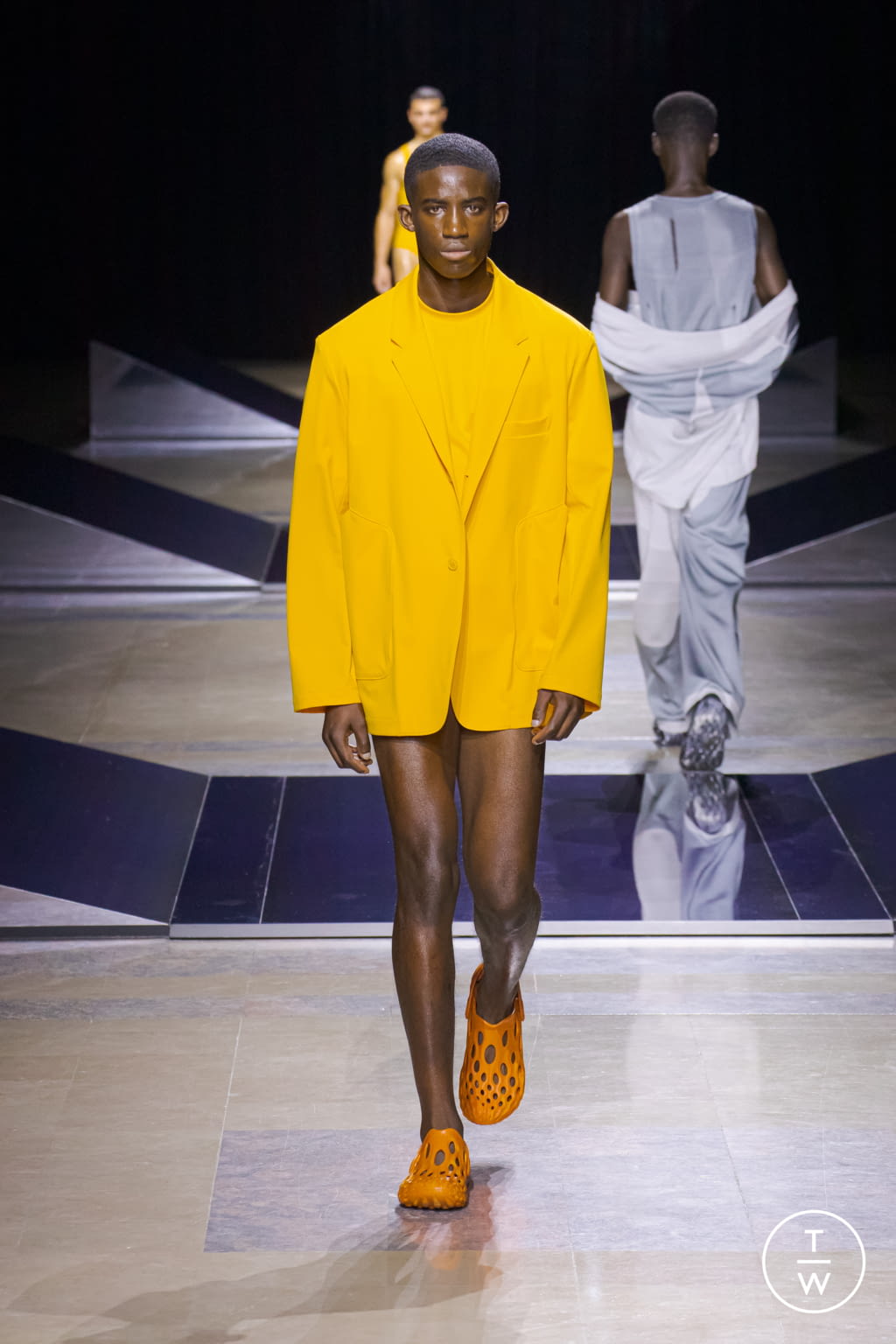 Fashion Week Paris Fall/Winter 2022 look 18 from the Louis Gabriel Nouchi collection menswear