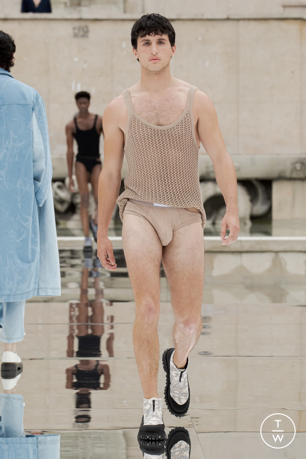 Fashion Week Paris Spring/Summer 2022 look 14 from the Louis Gabriel Nouchi collection 男装