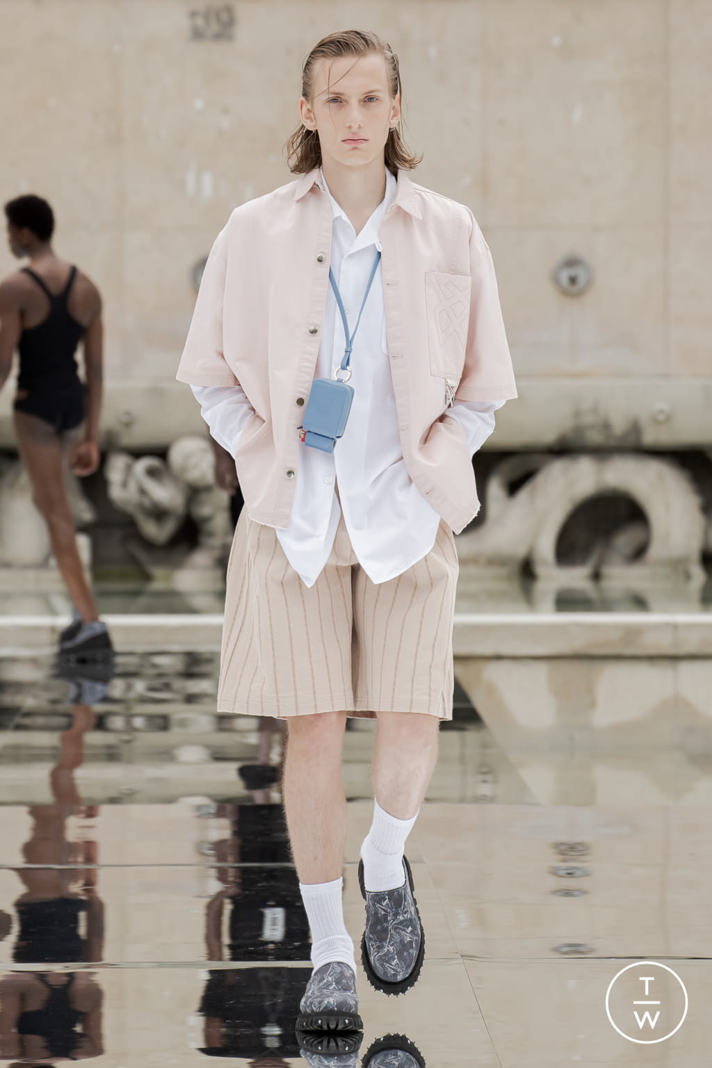 Fashion Week Paris Spring/Summer 2022 look 18 from the Louis Gabriel Nouchi collection menswear