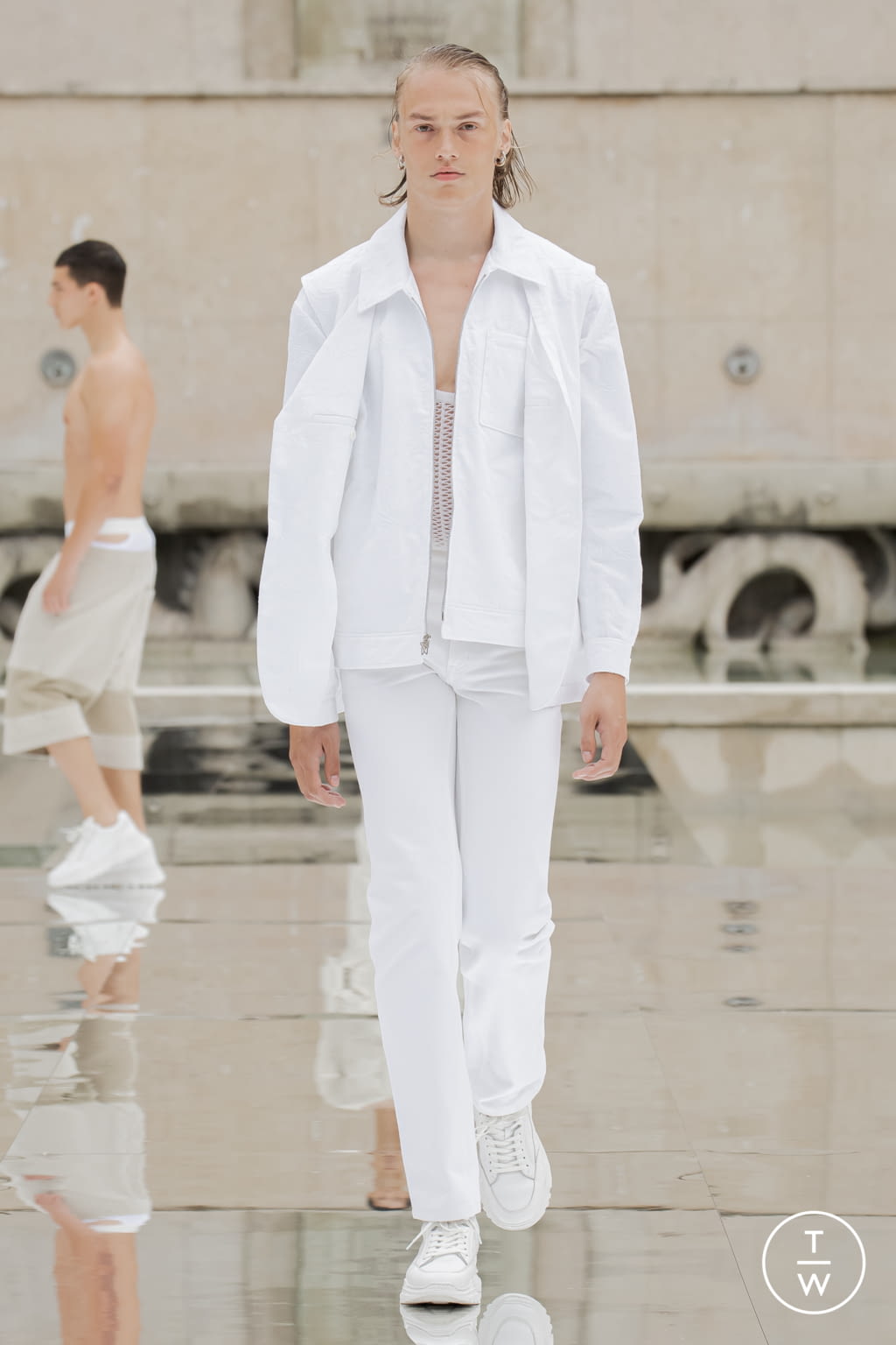 Fashion Week Paris Spring/Summer 2022 look 26 from the Louis Gabriel Nouchi collection menswear