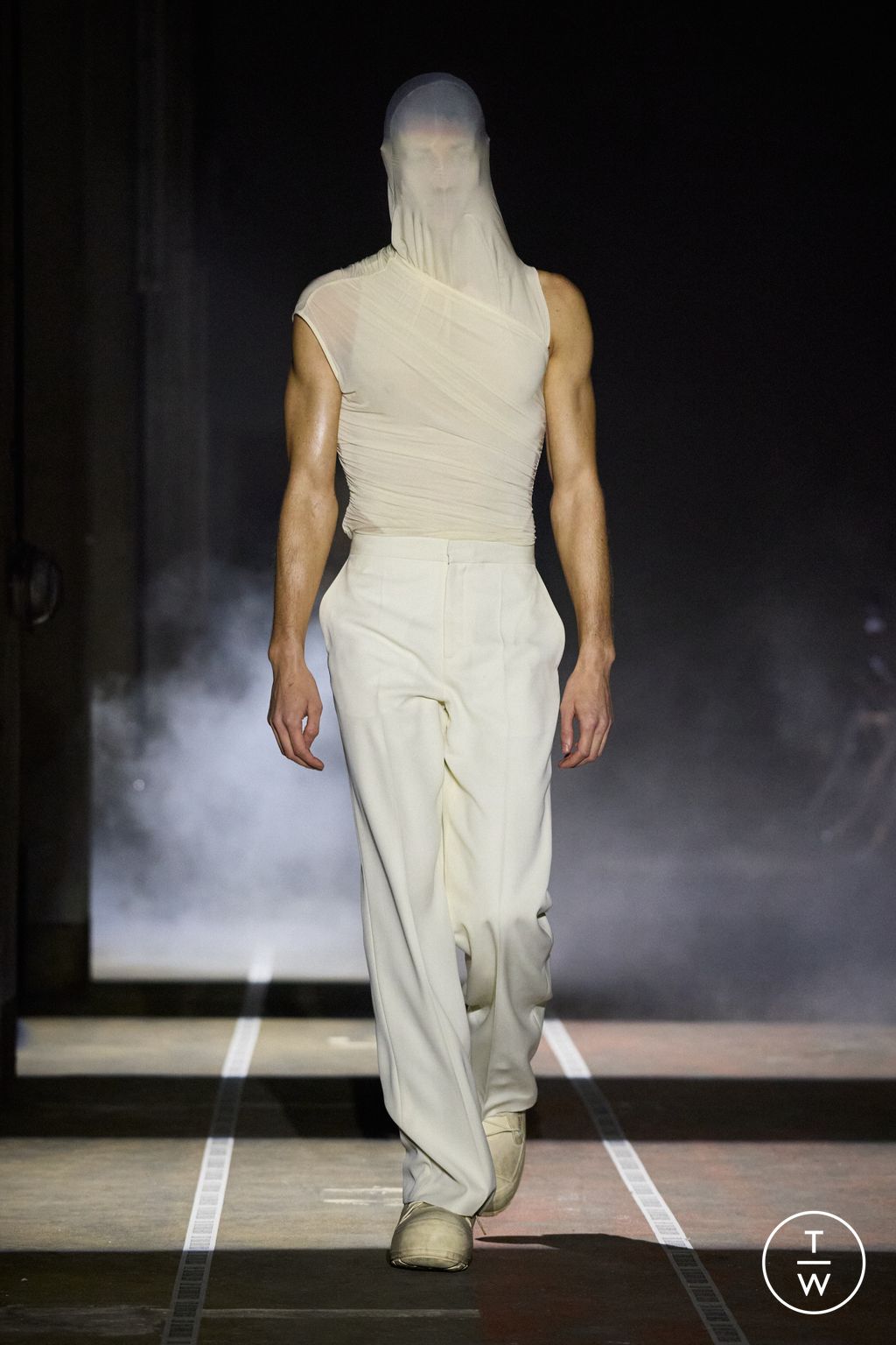 Fashion Week Paris Fall/Winter 2026 look 18 from the LGN Louis Gabriel Nouchi collection menswear