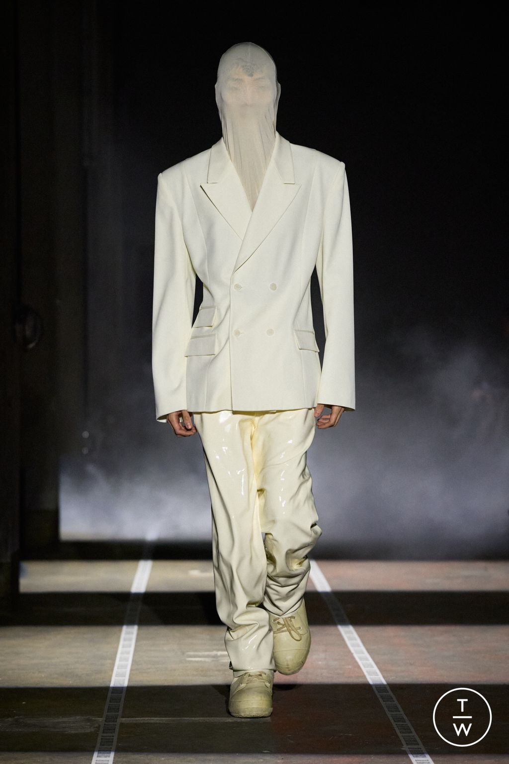 Fashion Week Paris Fall/Winter 2026 look 20 de la collection LGN Louis Gabriel Nouchi menswear