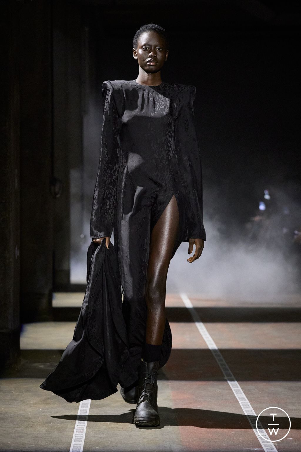 Fashion Week Paris Fall/Winter 2026 look 23 de la collection LGN Louis Gabriel Nouchi menswear