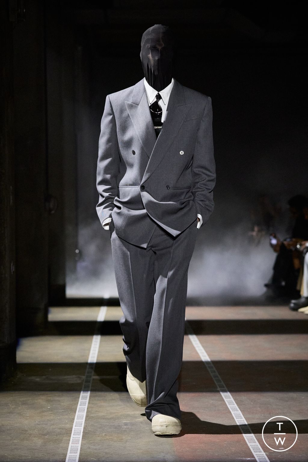 Fashion Week Paris Fall/Winter 2026 look 30 de la collection LGN Louis Gabriel Nouchi menswear