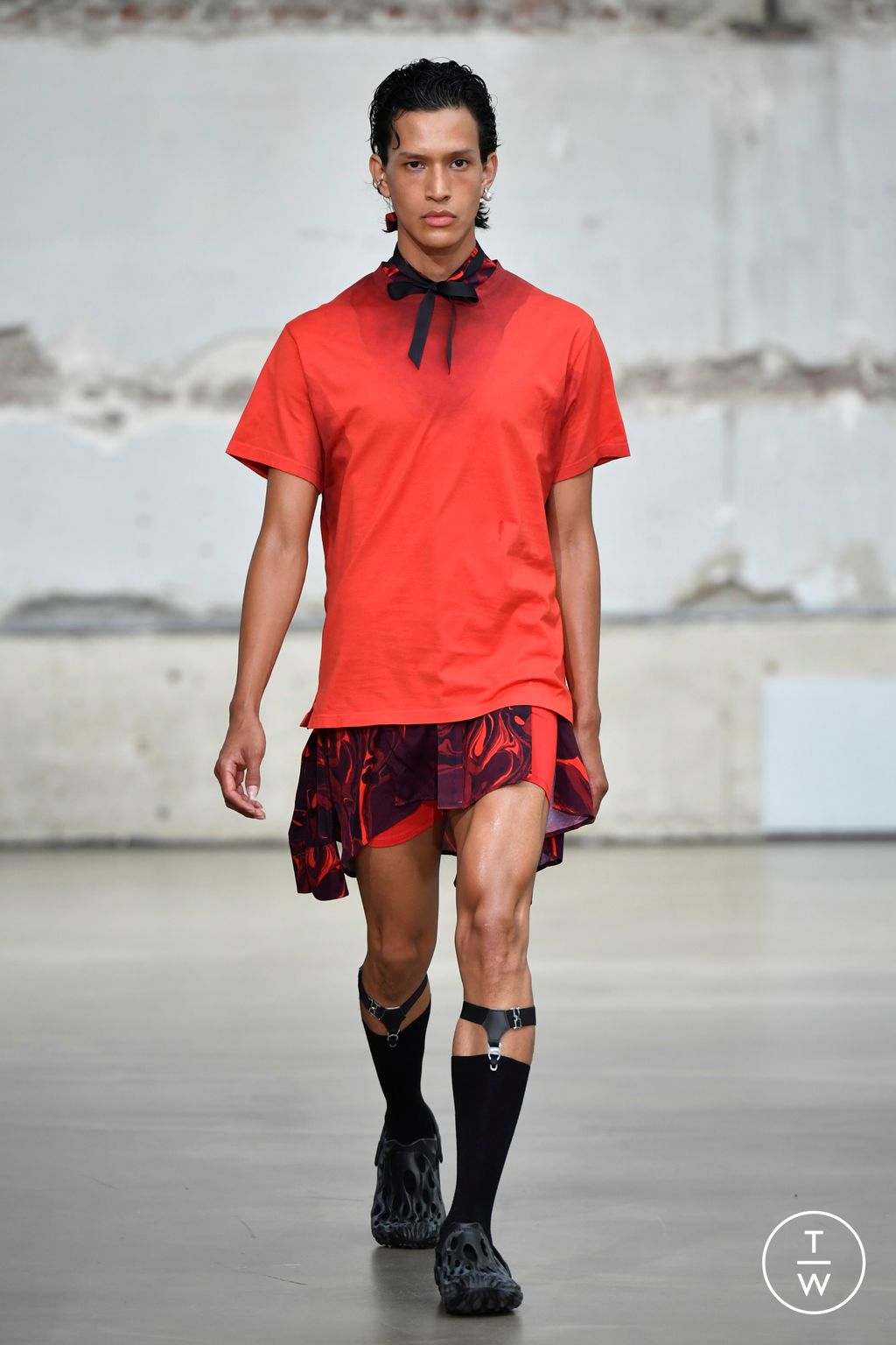Fashion Week Paris Spring/Summer 2023 look 8 from the Louis Gabriel Nouchi collection menswear
