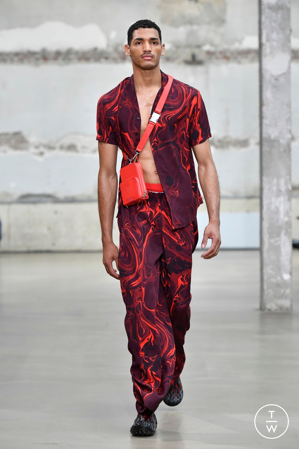 Fashion Week Paris Spring/Summer 2023 look 9 from the Louis Gabriel Nouchi collection menswear
