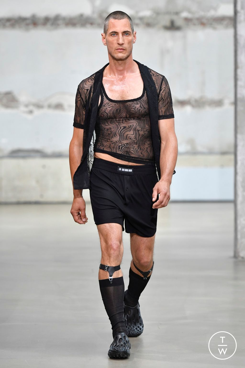 Fashion Week Paris Spring/Summer 2023 look 22 from the Louis Gabriel Nouchi collection 男装