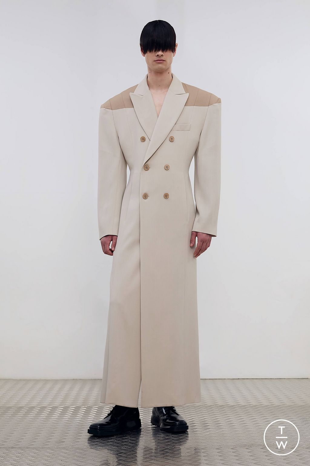 Fashion Week Paris Spring/Summer 2026 look 1 from the LGN Louis Gabriel Nouchi collection menswear