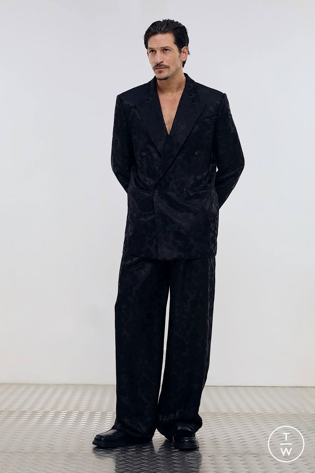 Fashion Week Paris Spring/Summer 2026 look 4 from the LGN Louis Gabriel Nouchi collection menswear