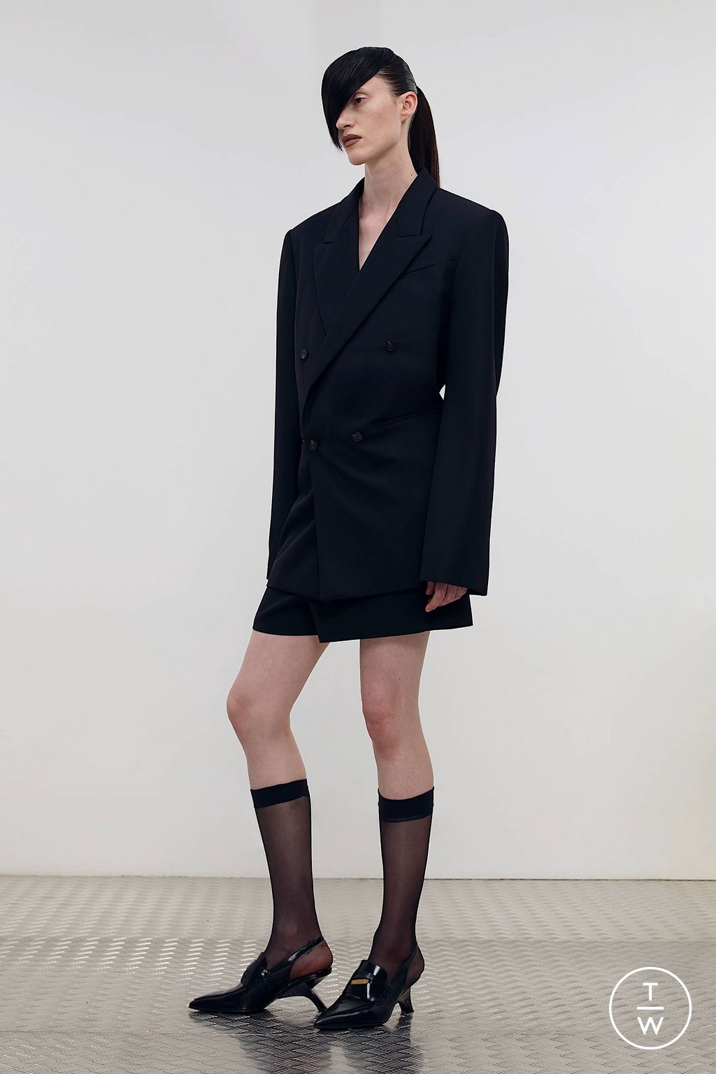 Fashion Week Paris Spring/Summer 2026 look 19 from the LGN Louis Gabriel Nouchi collection menswear