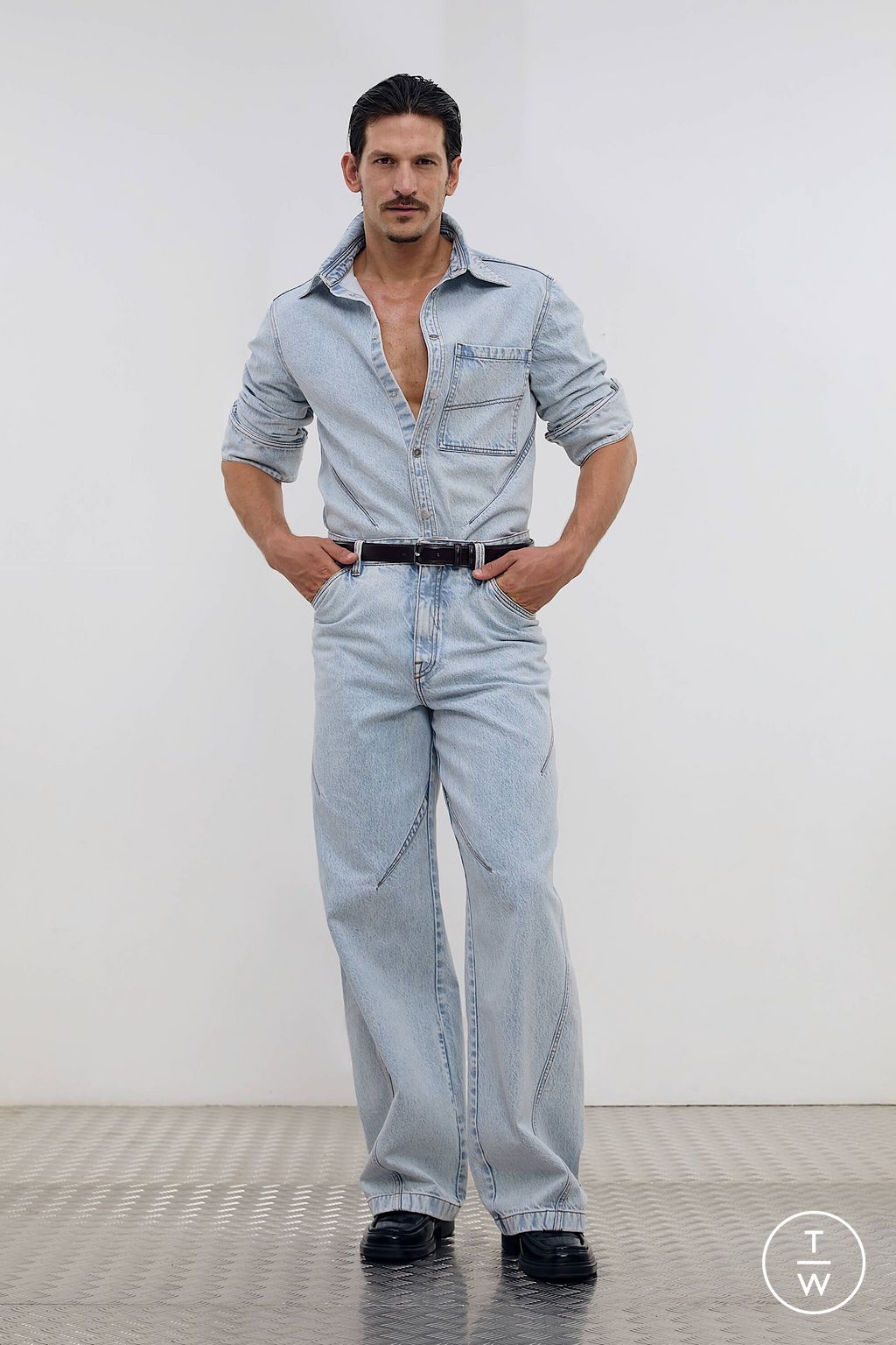 Fashion Week Paris Spring/Summer 2026 look 21 from the LGN Louis Gabriel Nouchi collection menswear