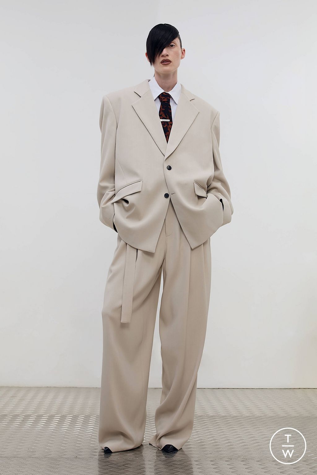 Fashion Week Paris Spring/Summer 2026 look 24 from the LGN Louis Gabriel Nouchi collection menswear