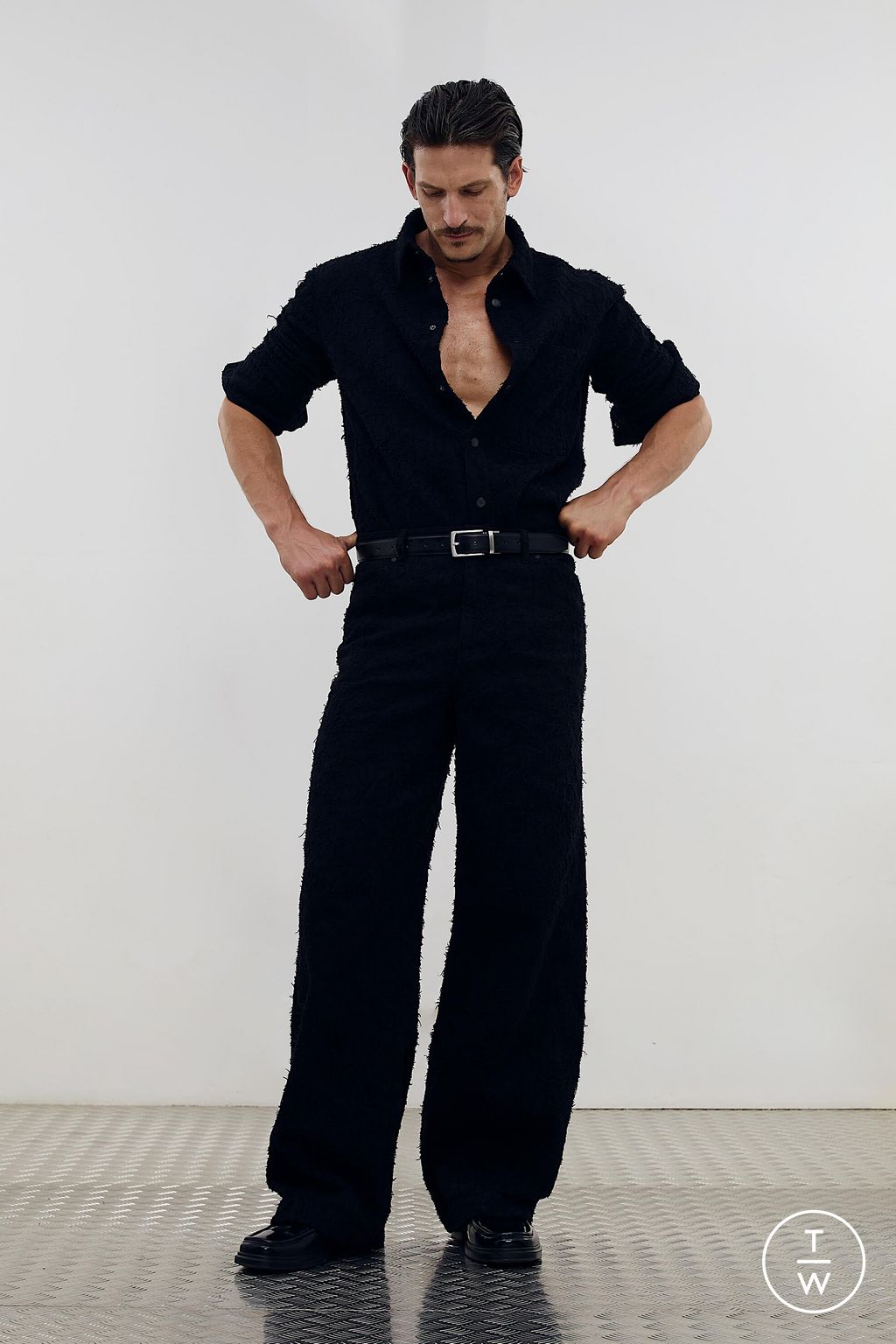 Fashion Week Paris Spring/Summer 2026 look 26 from the LGN Louis Gabriel Nouchi collection menswear