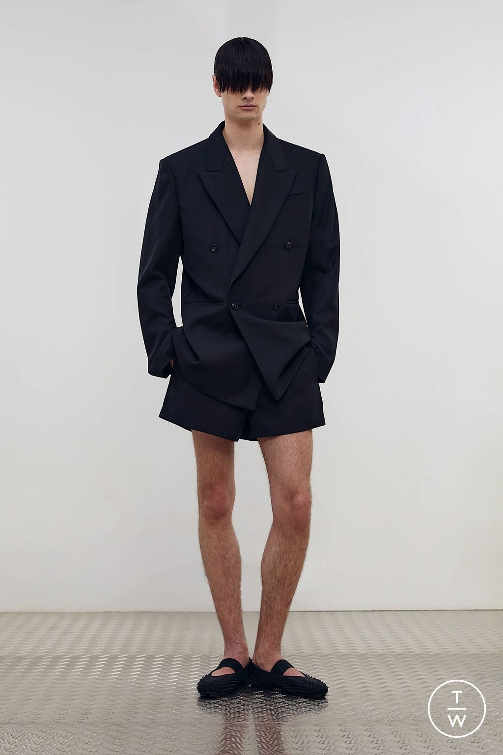 Fashion Week Paris Spring/Summer 2026 look 30 from the LGN Louis Gabriel Nouchi collection menswear