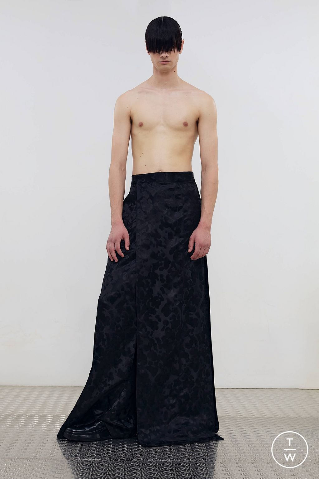 Fashion Week Paris Spring/Summer 2026 look 35 from the LGN Louis Gabriel Nouchi collection menswear