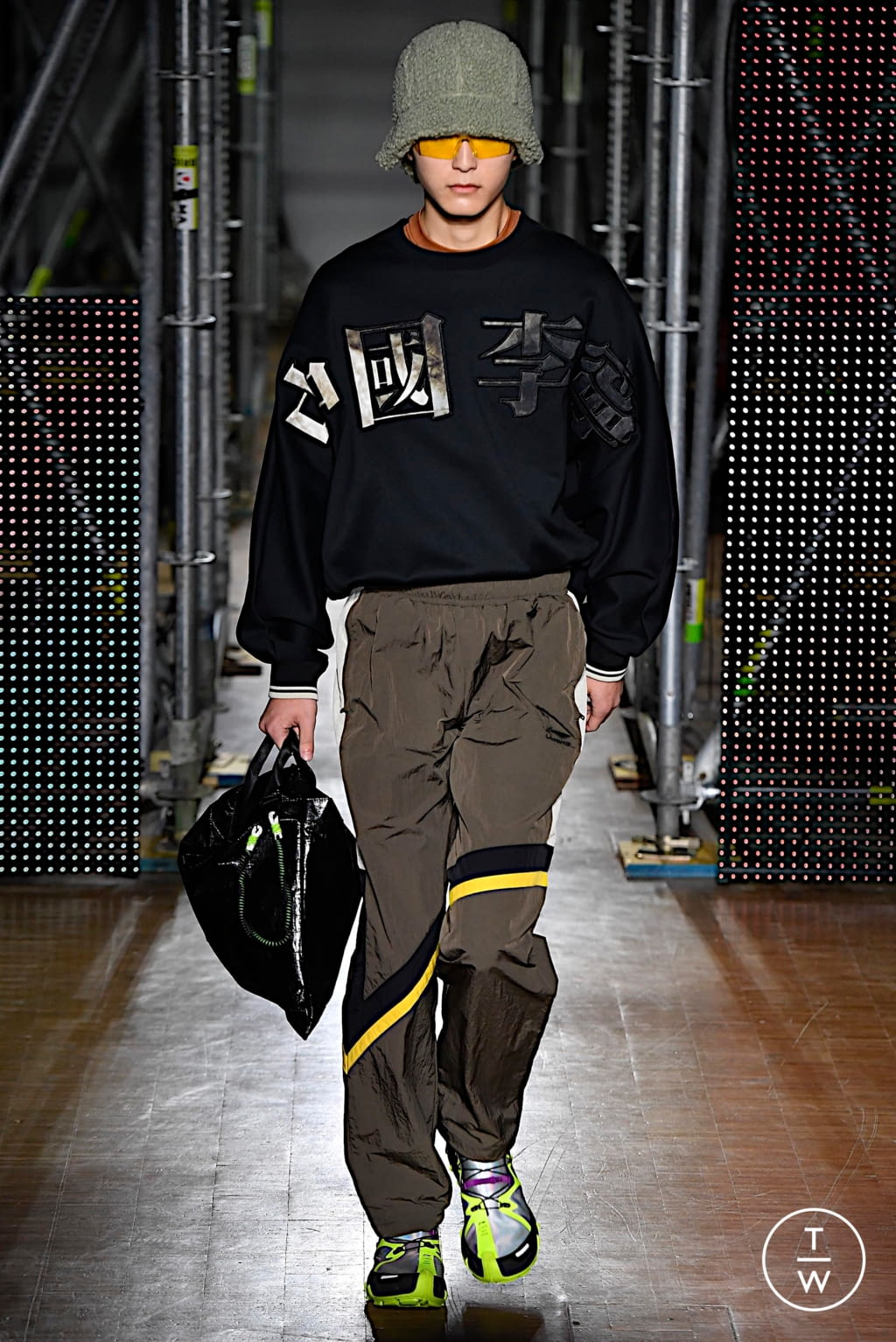 Fashion Week Paris Fall/Winter 2020 look 10 from the Li Ning collection menswear