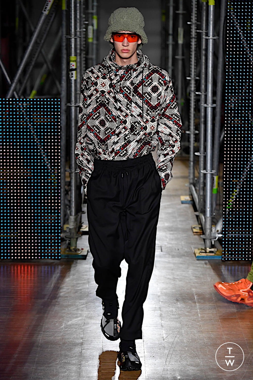 Fashion Week Paris Fall/Winter 2020 look 35 from the Li Ning collection menswear