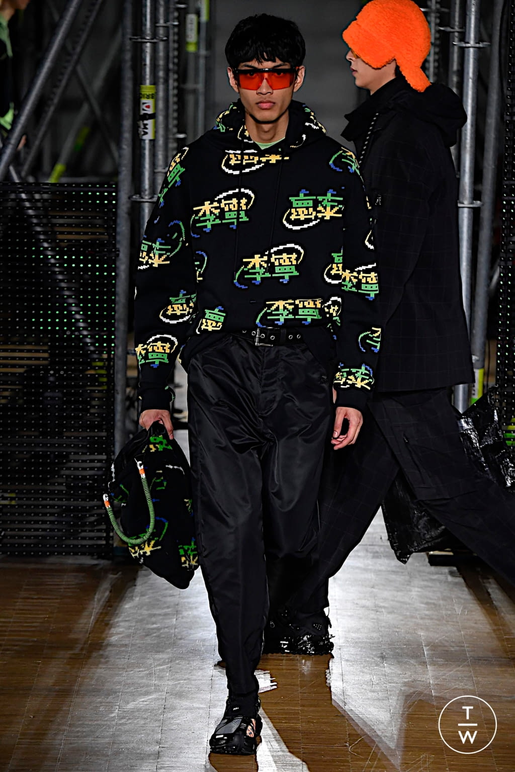 Fashion Week Paris Fall/Winter 2020 look 40 from the Li Ning collection menswear