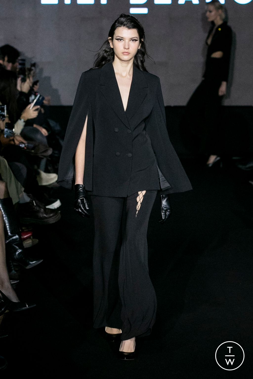 Fashion Week Paris Fall/Winter 2023 look 11 from the Lili Blanc collection womenswear