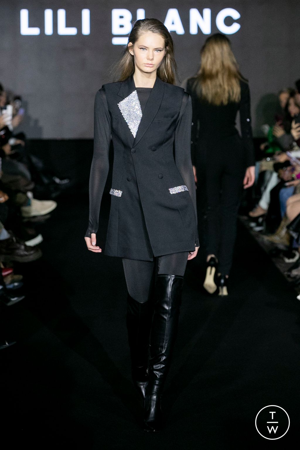 Fashion Week Paris Fall/Winter 2023 look 18 de la collection Lili Blanc womenswear