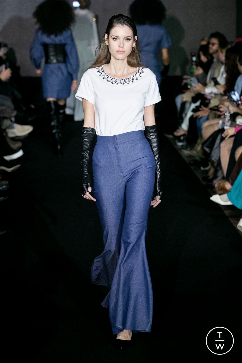 Fashion Week Paris Fall/Winter 2023 look 24 de la collection Lili Blanc womenswear