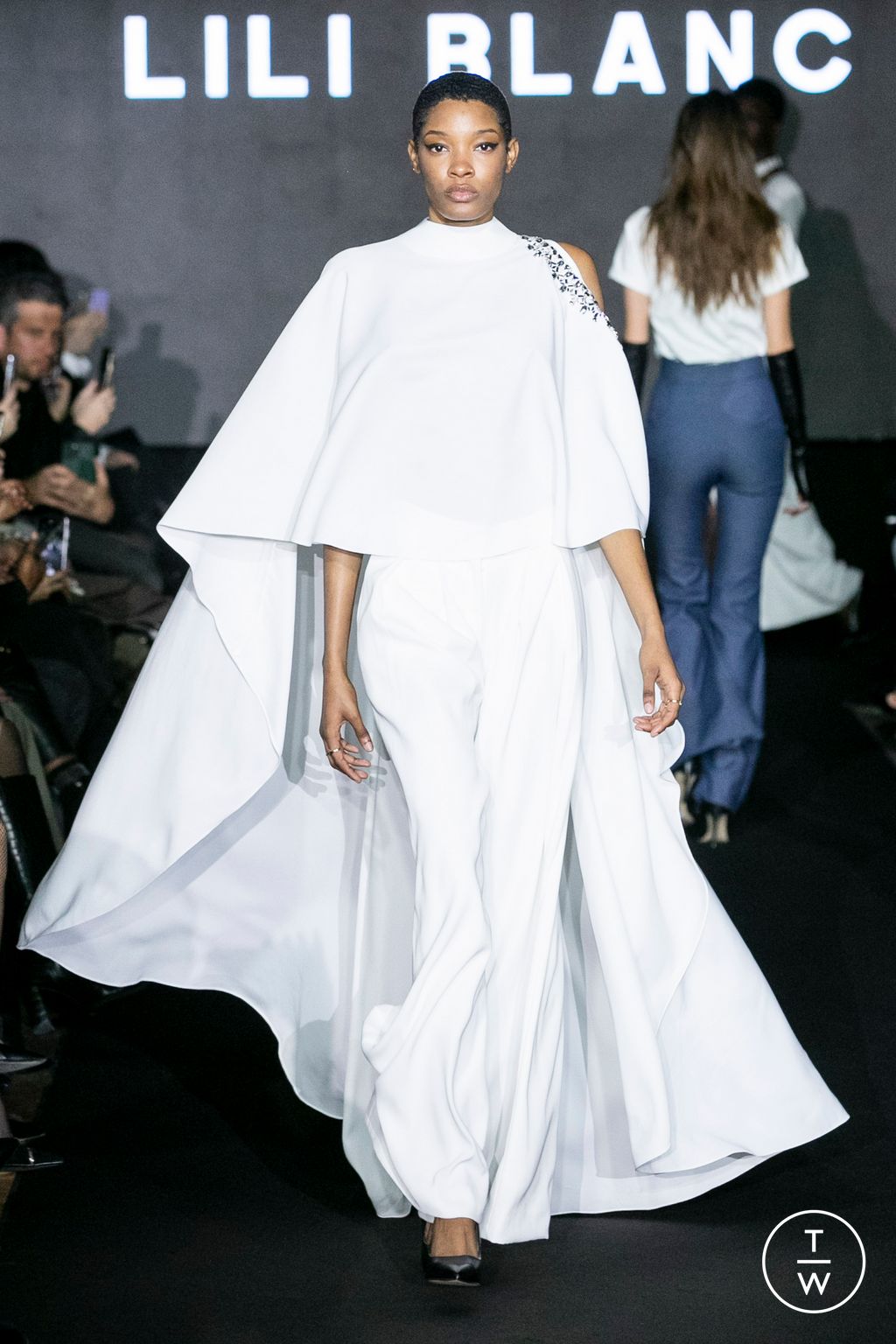 Fashion Week Paris Fall/Winter 2023 look 25 de la collection Lili Blanc womenswear
