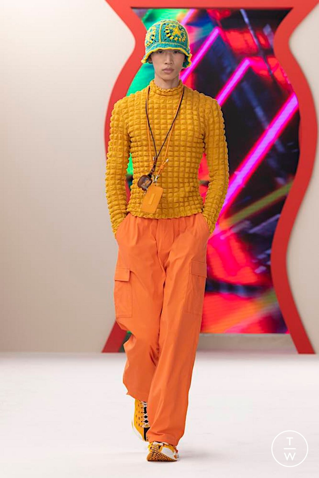 Fashion Week Paris Spring/Summer 2024 look 2 from the Li Ning collection 男装