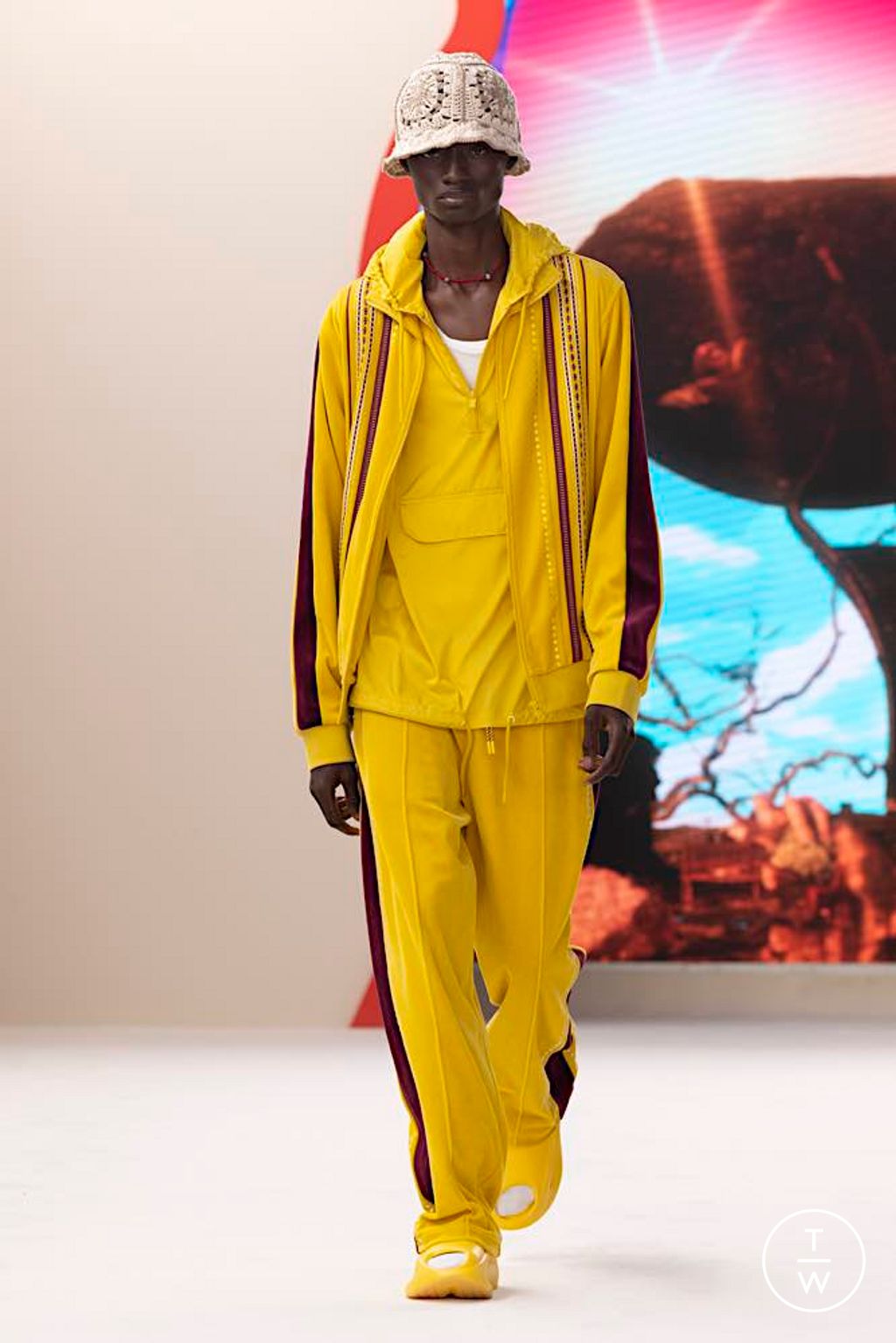 Fashion Week Paris Spring/Summer 2024 look 7 de la collection Li Ning menswear