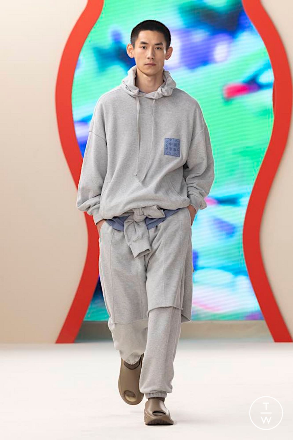 Fashion Week Paris Spring/Summer 2024 look 17 from the Li Ning collection menswear
