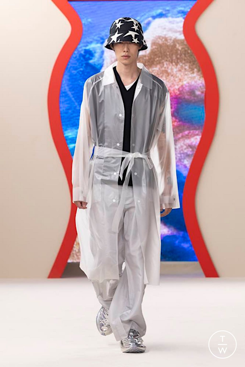 Fashion Week Paris Spring/Summer 2024 look 20 de la collection Li Ning menswear