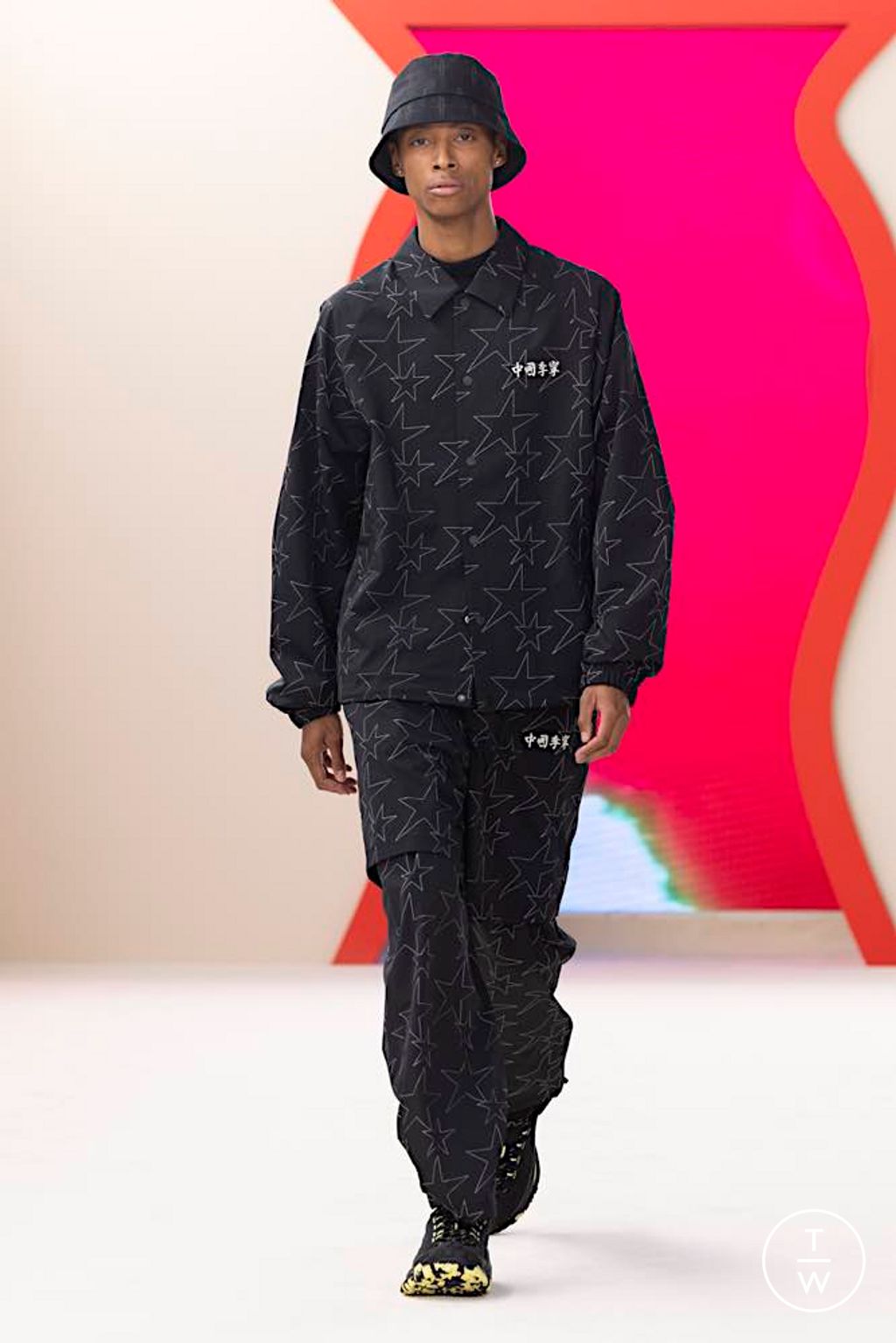 Fashion Week Paris Spring/Summer 2024 look 21 from the Li Ning collection menswear