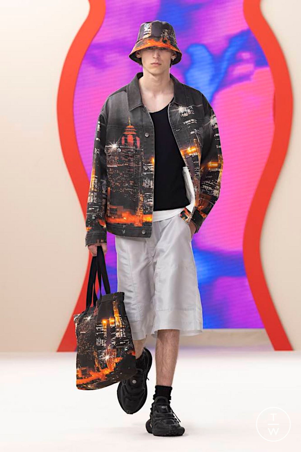 Fashion Week Paris Spring/Summer 2024 look 22 from the Li Ning collection menswear