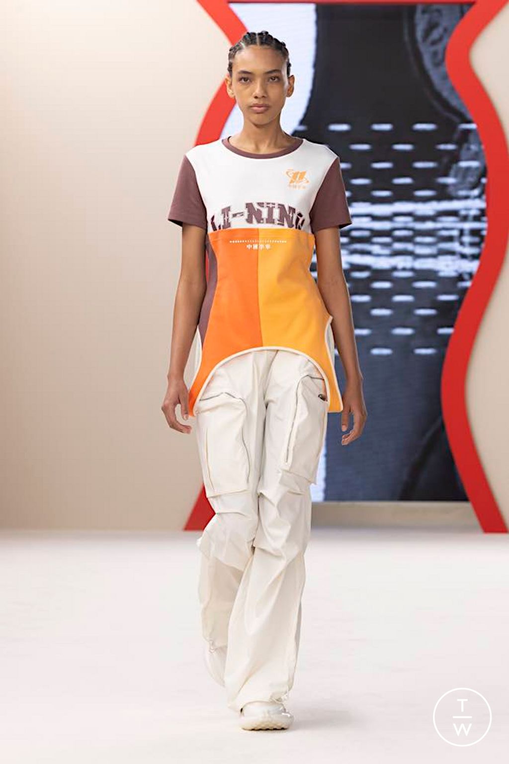 Fashion Week Paris Spring/Summer 2024 look 28 de la collection Li Ning menswear