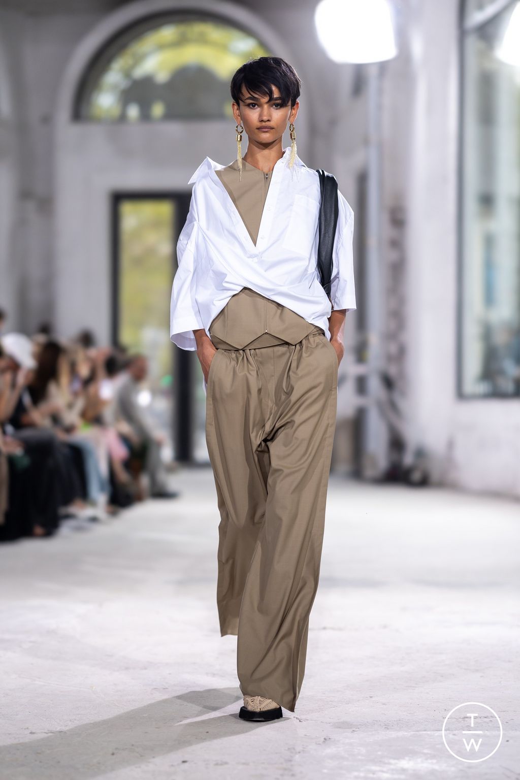 Fashion Week Paris Spring/Summer 2024 look 5 from the LITKOVSKA collection 女装