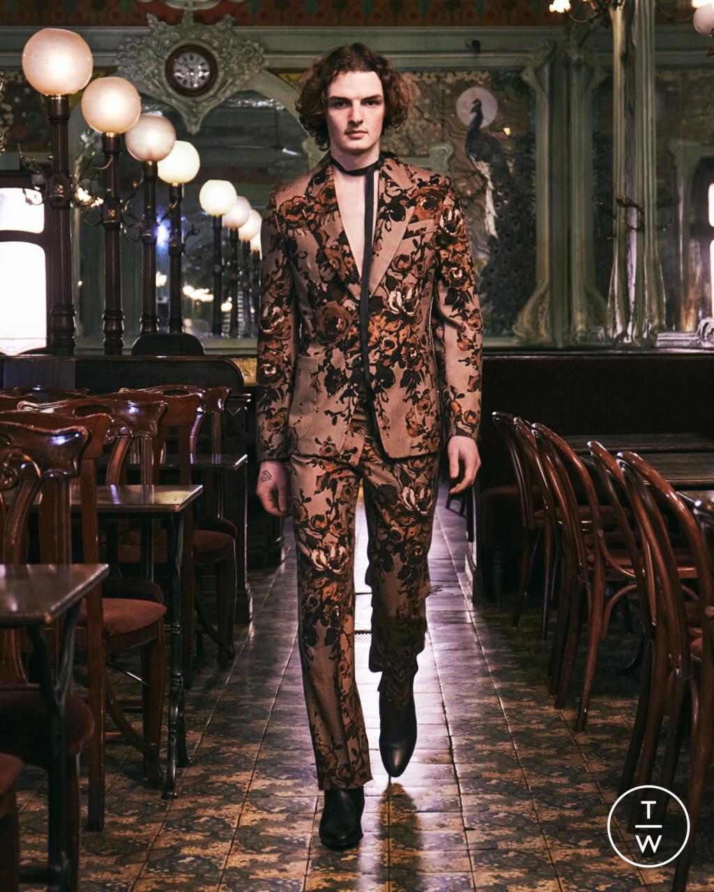 Fashion Week Paris Fall/Winter 2021 look 1 from the Davi Paris collection menswear