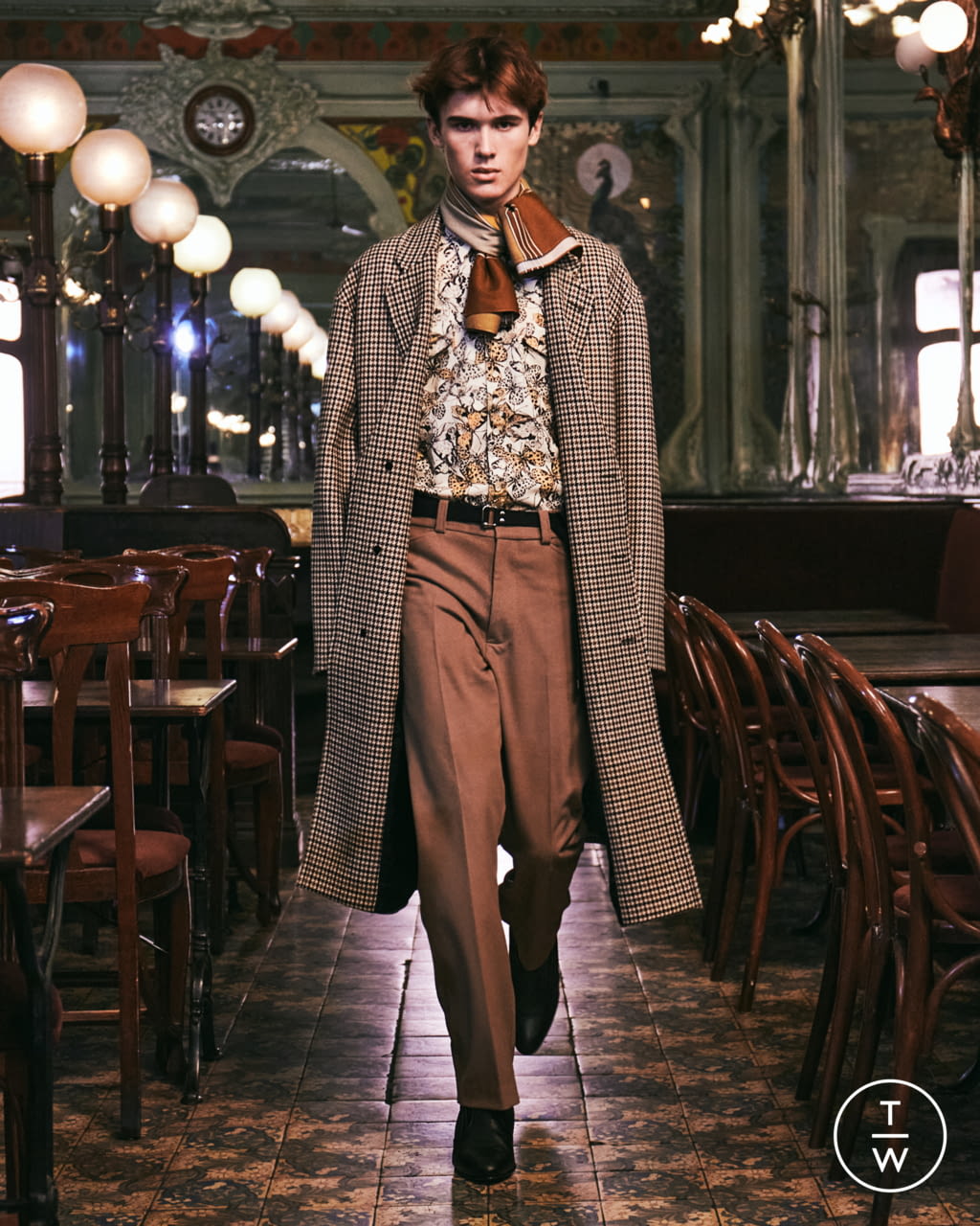Fashion Week Paris Fall/Winter 2021 look 2 from the Davi Paris collection menswear
