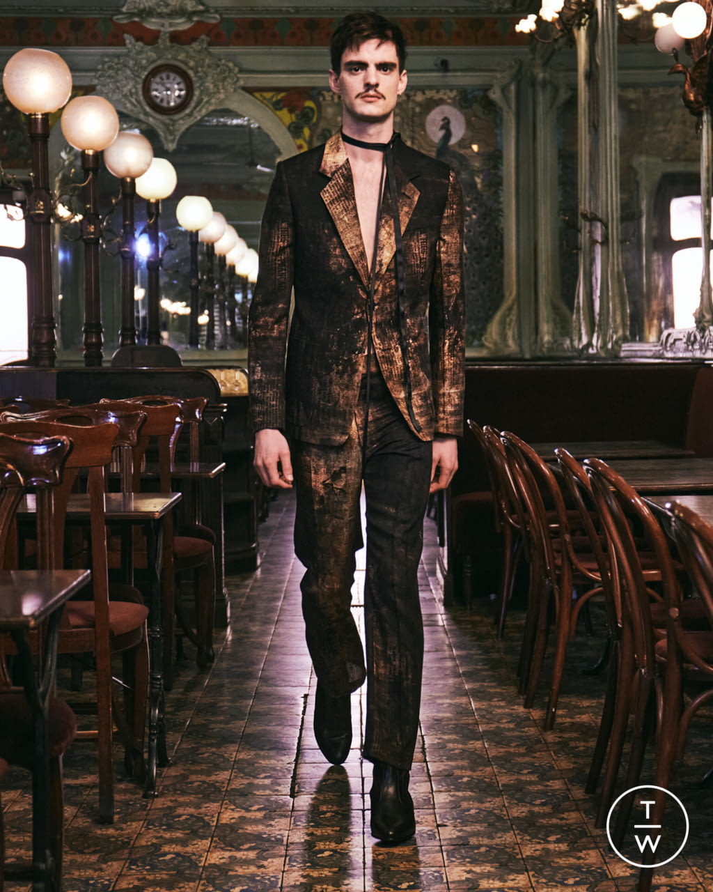 Fashion Week Paris Fall/Winter 2021 look 5 from the Davi Paris collection menswear