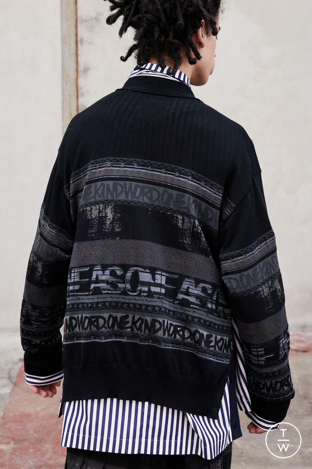 Fashion Week Paris Resort 2023 look 15 from the Sacai collection menswear