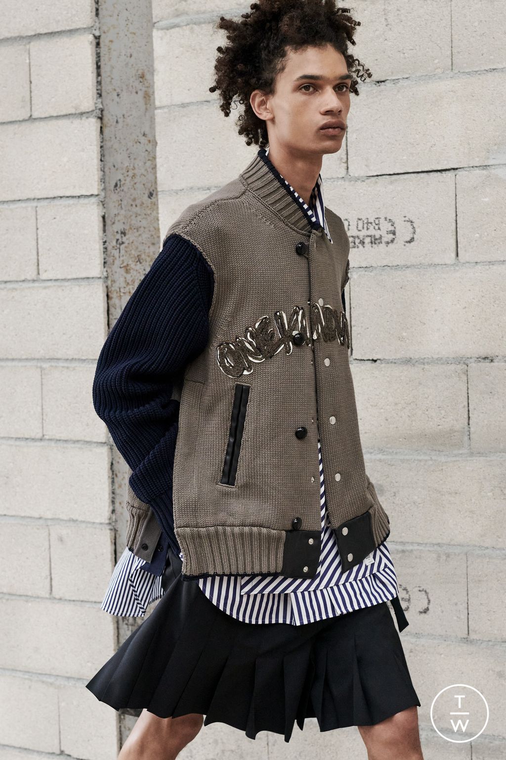 Fashion Week Paris Resort 2023 look 19 from the Sacai collection 男装