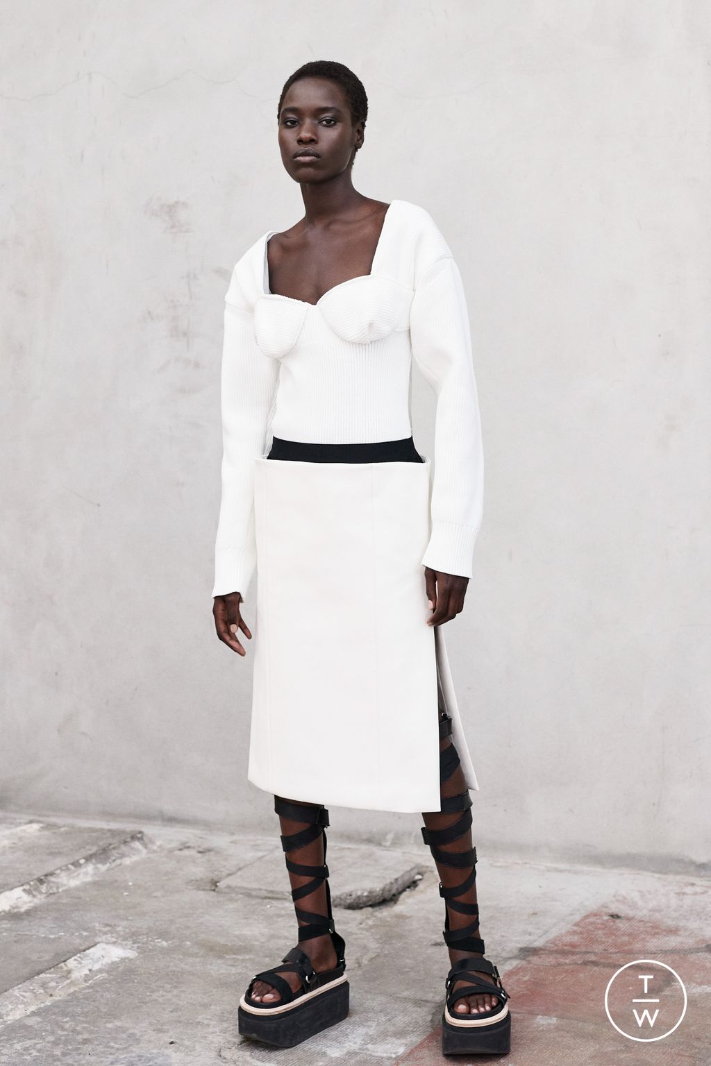 Fashion Week Paris Resort 2023 look 21 from the Sacai collection 女装