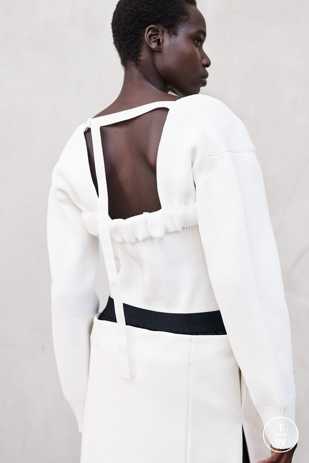 Fashion Week Paris Resort 2023 look 22 from the Sacai collection womenswear