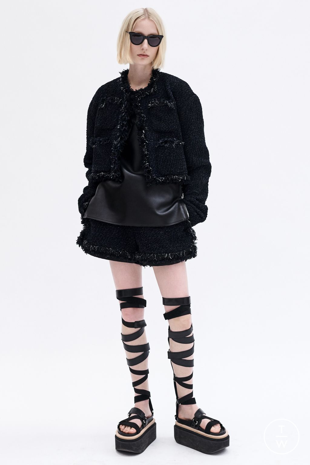 Fashion Week Paris Resort 2023 look 25 from the Sacai collection 女装